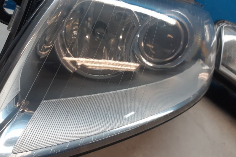 Oprava předních světel Audi