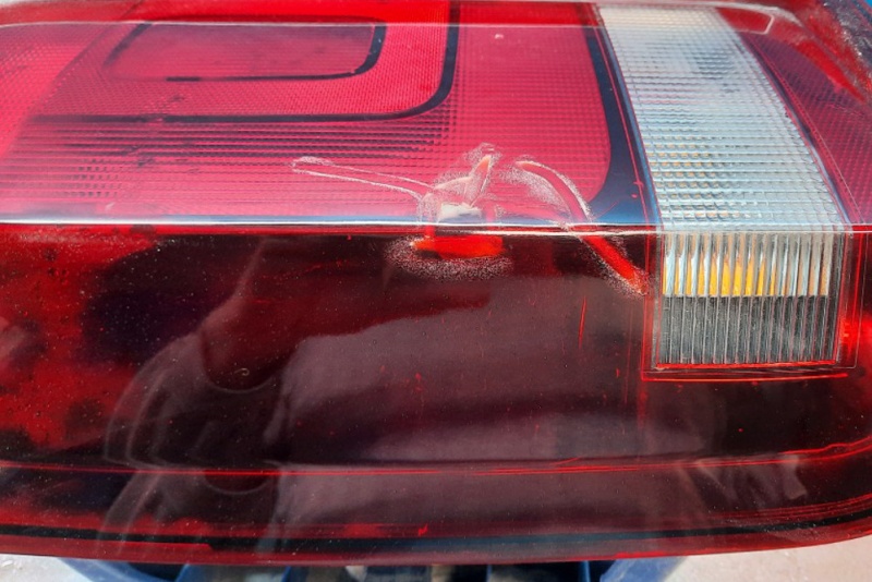 Oprava proraženého světla Volkswagen Amarok