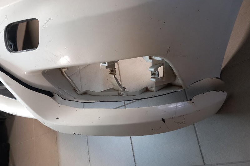 Prasklý nárazník - oprava praskliny na nárazníku