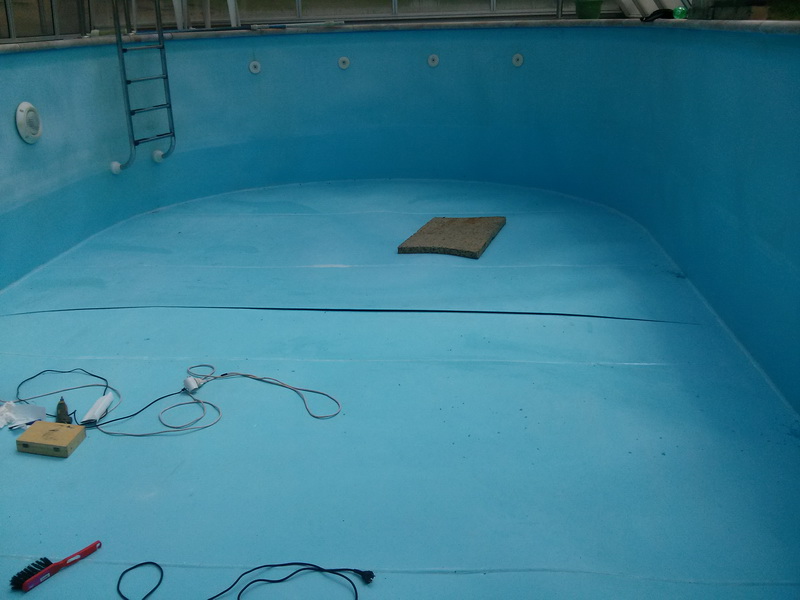 Oprava vlny na dně bazénu