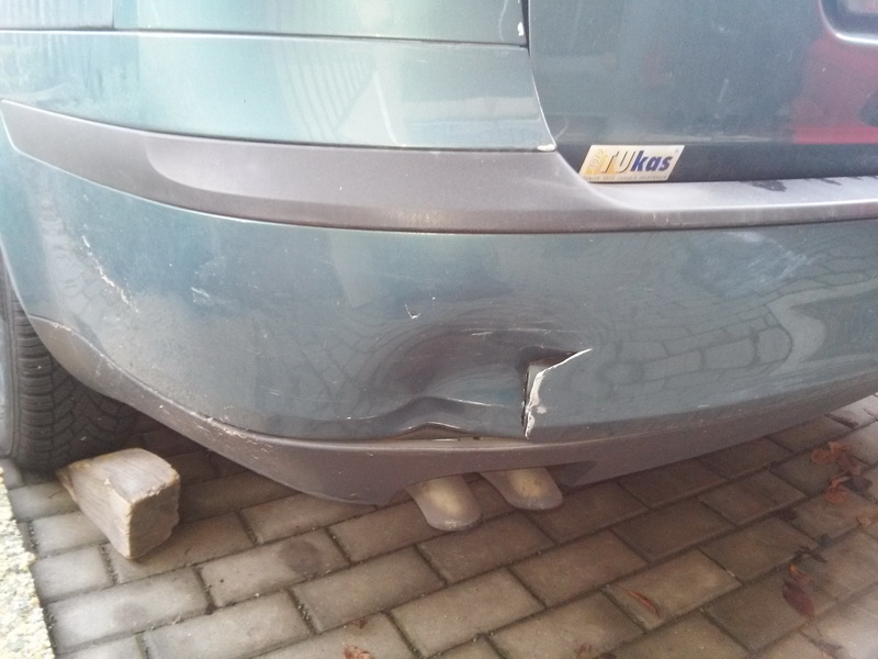 Oprava proraženého zadního nárazníku Škoda Octavia
