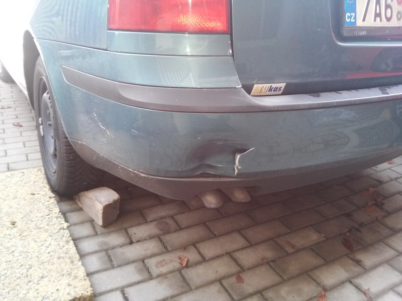 Oprava proraženého zadního nárazníku Škoda Octavia 