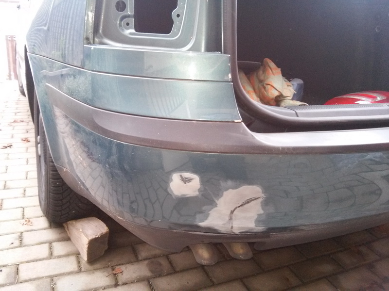 Oprava proraženého zadního nárazníku Škoda Octavia 