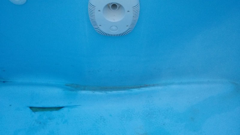 Oprava vln podél stěn přelivový bazén