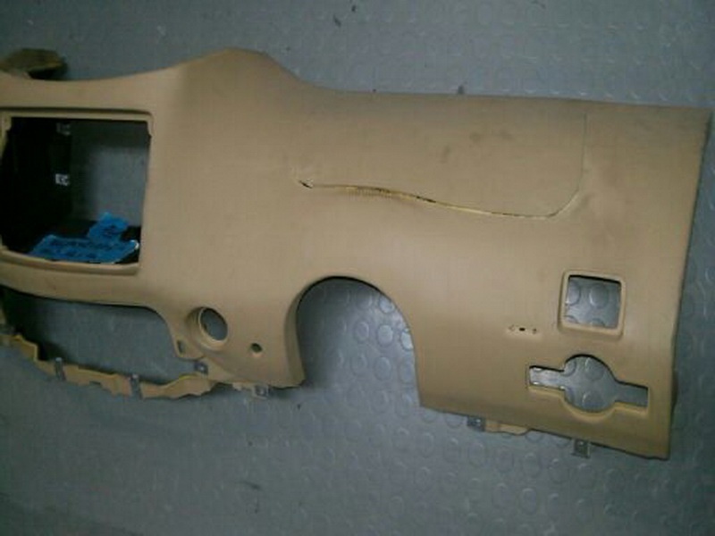 Oprava vystřeleného kolenního airbagu Mercedes-Benz