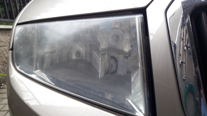 Přeleštění zažloutlého světla Škoda Fabia